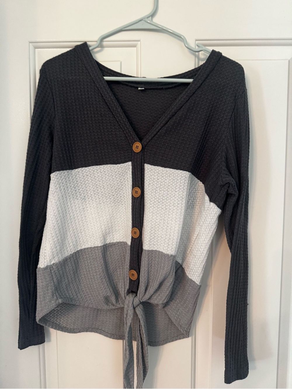 Colorblock Button-Front Tie Hem Top — Charcoal, White & Gray